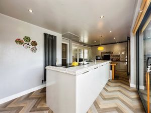 Kitchen/Diner- click for photo gallery